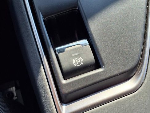 Certified 2025 Subaru Crosstrek 2.0i Premium image 22