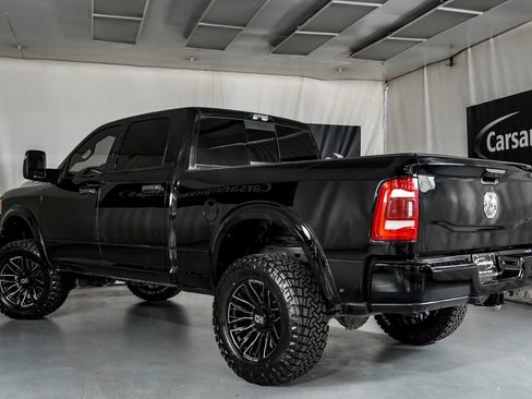 Used 2024 RAM 2500 Tradesman w/ Chrome Appearance Group AWD/4WD image 11
