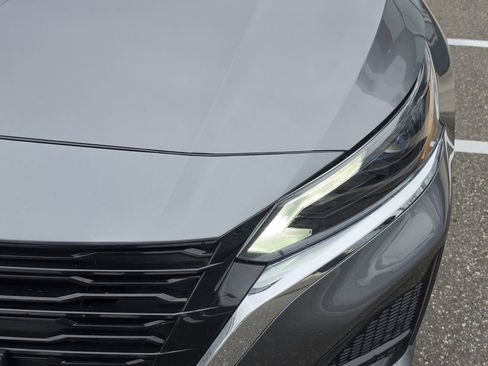 Certified 2025 Nissan Altima 2.5 SV FWD image 12