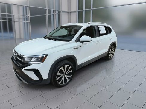 Used 2022 Volkswagen Taos SE AWD/4WD image 4