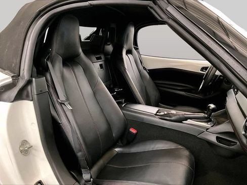 Used 2018 MAZDA MX-5 Miata Grand Touring RWD image 7