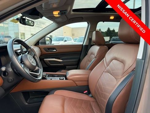 Certified 2023 Nissan Pathfinder Platinum AWD/4WD image 10