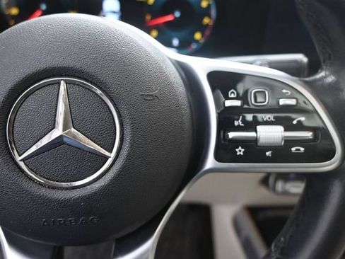 Used 2022 Mercedes-Benz GLB 250 image 14