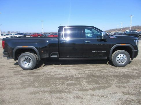 New 2026 GMC Sierra 3500 Denali w/ Denali Reserve Package AWD/4WD image 3
