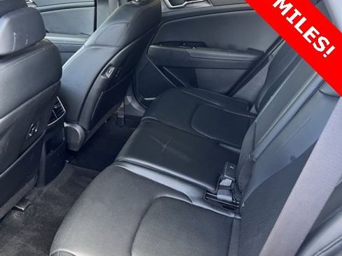 Used 2025 Kia Sportage EX w/ Premium Package image 12