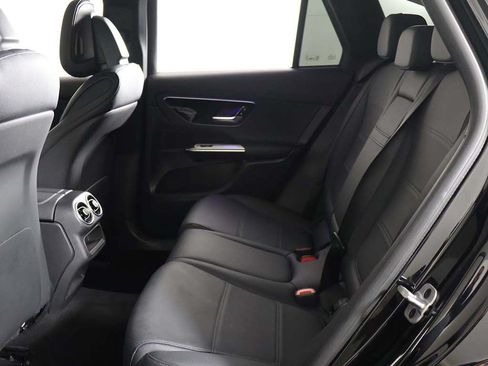 Used 2025 Mercedes-Benz GLC 350e 4MATIC image 33