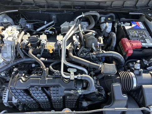 Used 2023 Nissan Altima 2.5 SV w/ SV Premium Package FWD image 9