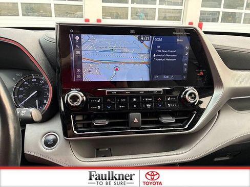 Used 2021 Toyota Highlander Platinum AWD/4WD image 29