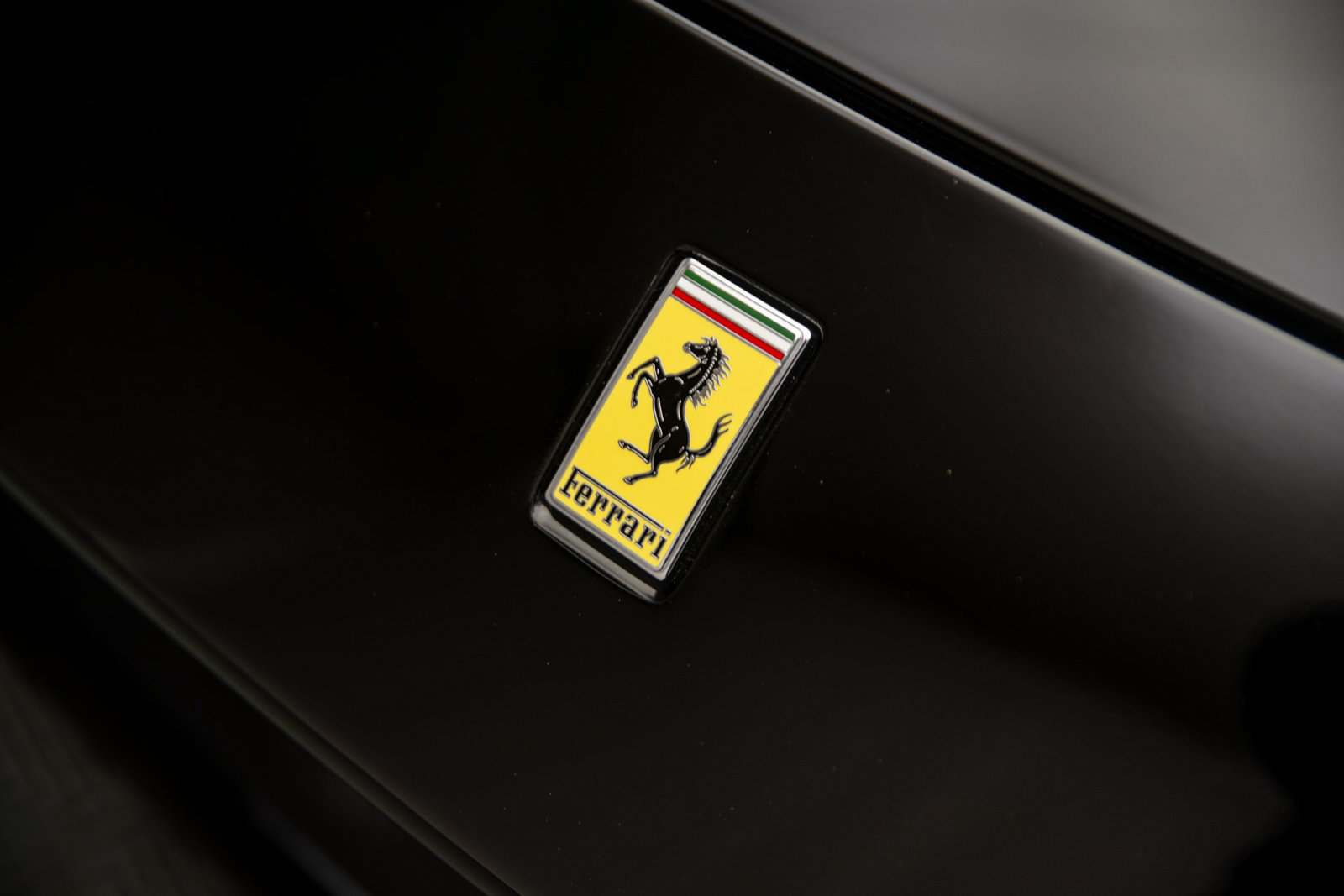 Used 2022 Ferrari F8 Tributo RWD image 50
