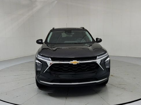 Used 2024 Chevrolet Trax LT w/ Driver Confidence Package FWD image 8
