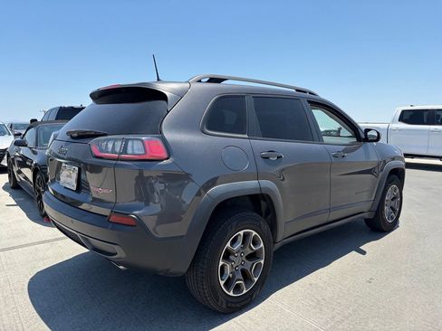Used 2020 Jeep Cherokee Trailhawk w/ Cold Weather Group AWD/4WD image 2