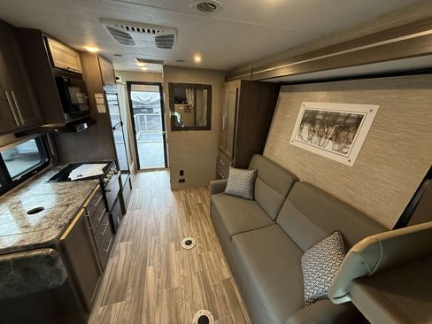 Used 2023 Ford E-450 and Econoline 450 Super Duty w/ Motorhome Prep Package image 41