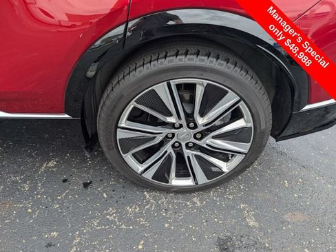 Used 2025 Cadillac Lyriq Luxury w/ LPO, Floor Liner Package AWD/4WD image 24