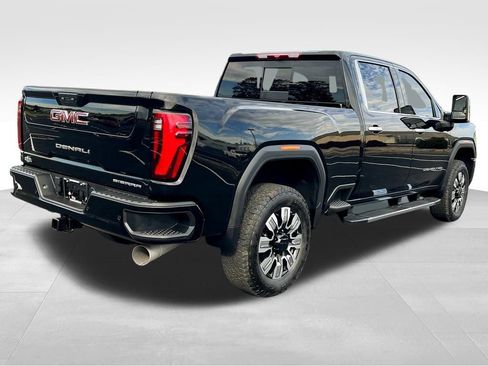Used 2025 GMC Sierra 2500 Denali image 8
