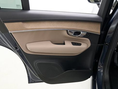 New 2026 Volvo XC90 B5 Plus w/ Protection Package AWD/4WD image 17