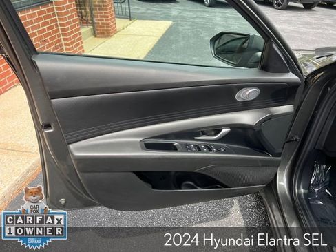 Used 2024 Hyundai Elantra SEL FWD image 9