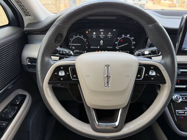 Used 2022 Lincoln Corsair AWD w/ Premium Package image 11