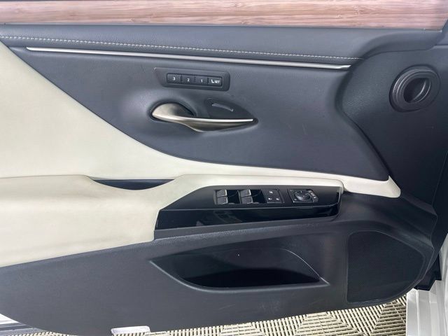 Used 2023 Lexus ES 350 w/ Premium Package FWD image 17
