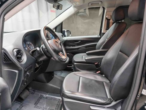 Used 2023 Mercedes-Benz Metris Passenger image 21