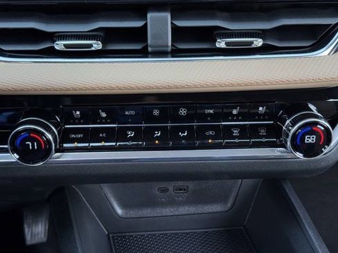 New 2026 Chevrolet Equinox ACTIV w/ Convenience Package III FWD image 15