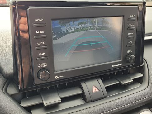 Used 2021 Toyota RAV4 LE image 24