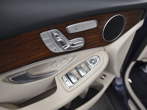 Used 2022 Mercedes-Benz GLC 300 GLC 300 image 10