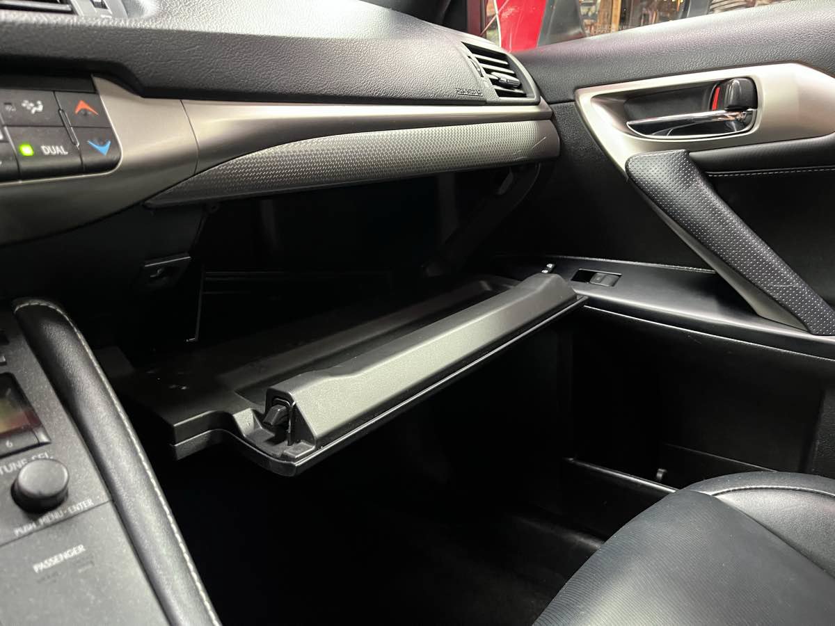 Used 2017 Lexus CT 200h FWD image 19