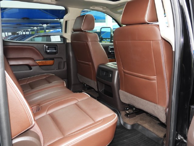 Used 2018 Chevrolet Silverado 2500 High Country w/ Duramax Plus Package AWD/4WD image 45