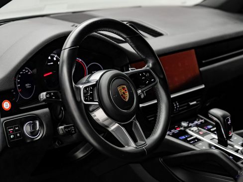Used 2023 Porsche Cayenne image 39