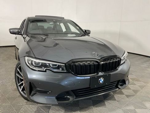 Used 2022 BMW 330i xDrive Sedan w/ Premium Package image 9