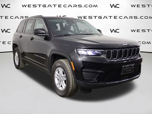 Used 2023 Jeep Grand Cherokee Laredo AWD/4WD image 42