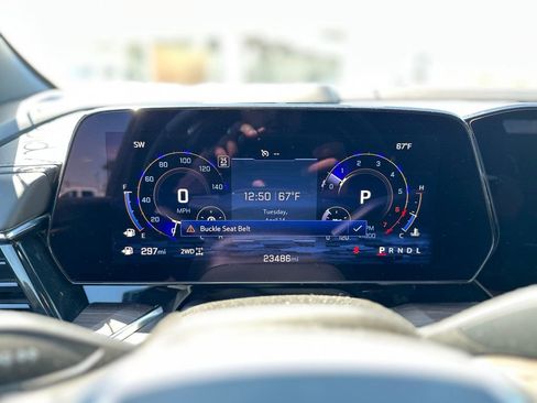 Used 2025 Chevrolet Suburban Z71 image 10