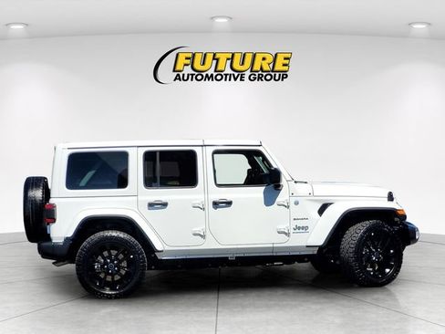 Used 2024 Jeep Wrangler Unlimited Sahara AWD/4WD image 3
