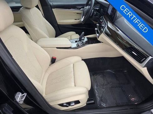 Used 2023 BMW 530i w/ Premium Package RWD image 27