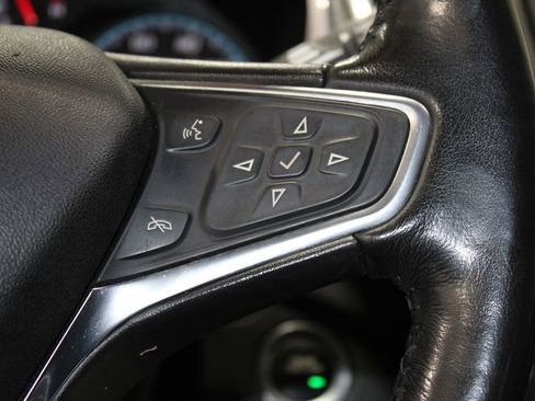 Used 2018 Chevrolet Equinox LT image 30