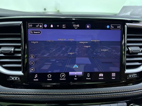 Used 2023 Chrysler Pacifica Pinnacle FWD image 23
