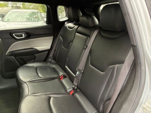 Used 2025 Jeep Compass Limited AWD/4WD image 38