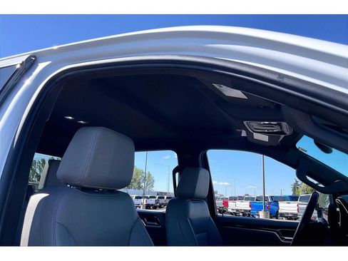 Used 2025 Chevrolet Silverado 3500 LTZ AWD/4WD image 24