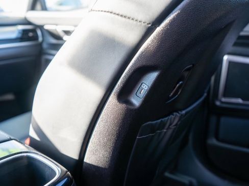 Used 2024 Kia Telluride S w/ S Sunroof Package image 14