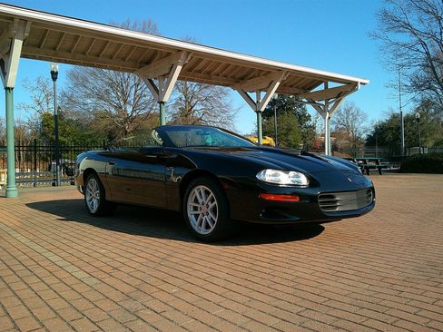 Used 2002 Chevrolet Camaro Z28 w/ SS Performance/Appearance Pkg image 5