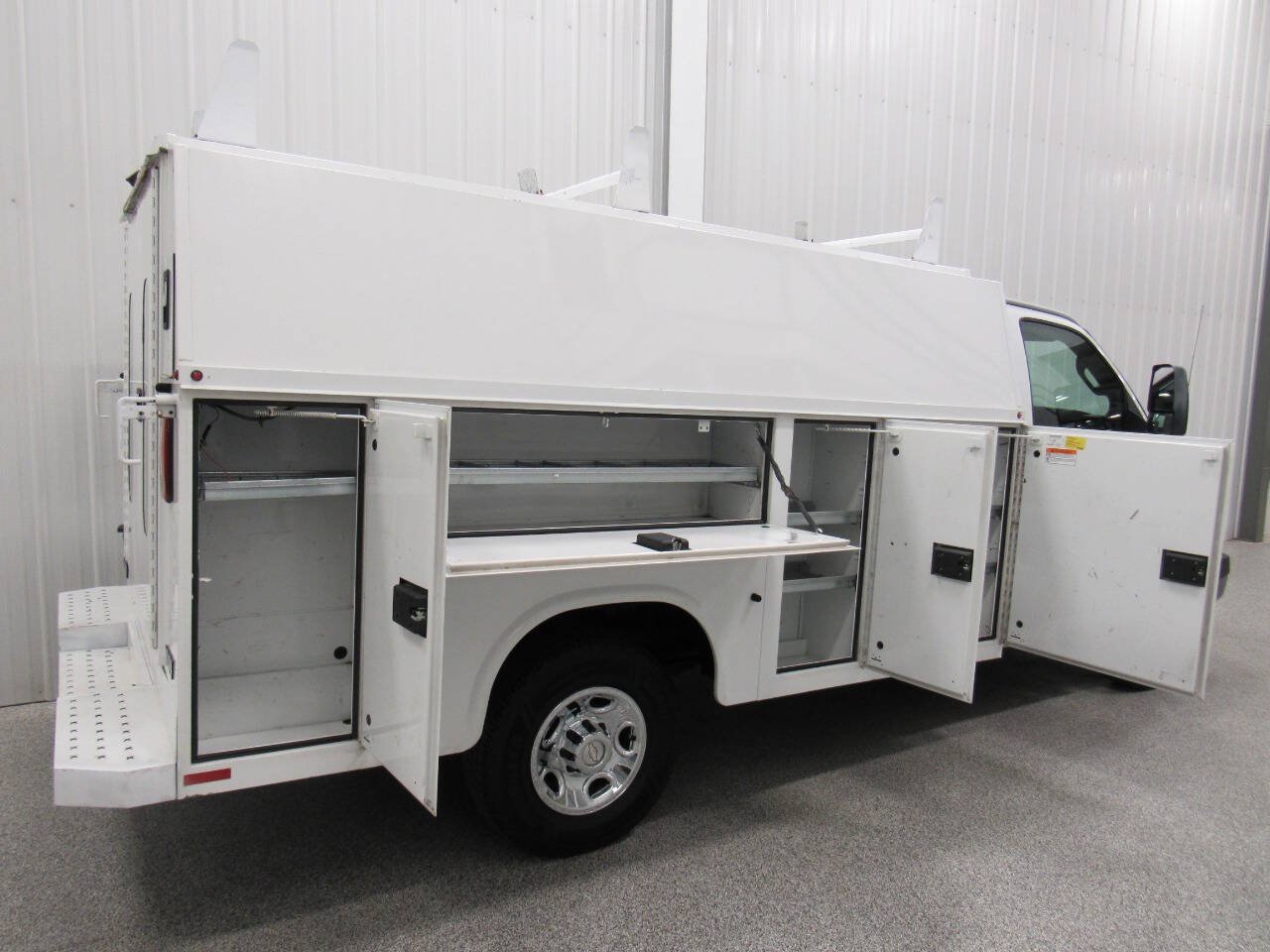 Used 2018 Chevrolet Express 3500 w/ Power Convenience Package RWD image 27