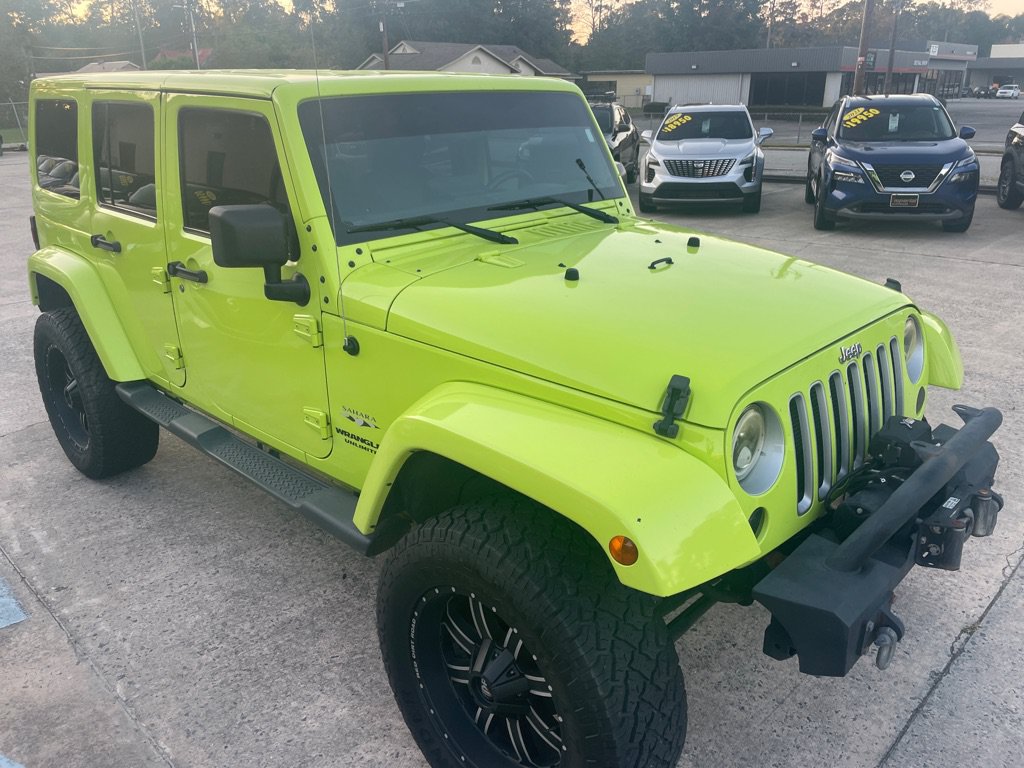 Used 2016 Jeep Wrangler Unlimited Sahara w/ Connectivity Group AWD/4WD image 4