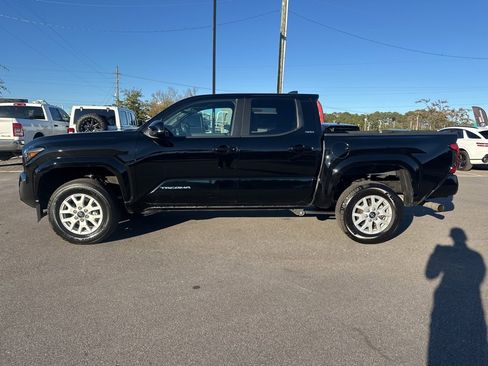 Used 2024 Toyota Tacoma SR5 image 4
