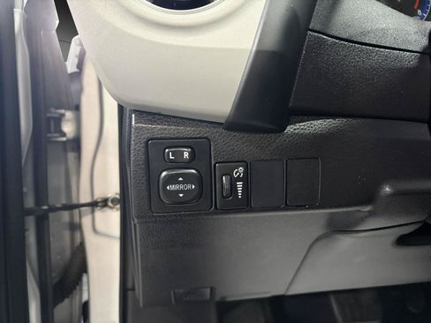Used 2017 Toyota Corolla LE w/ Carpet Mat Package (TMS) FWD image 23