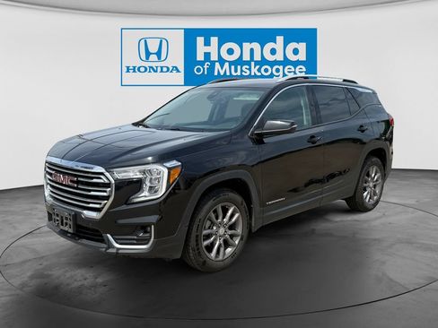 Used 2023 GMC Terrain SLT AWD/4WD image 1
