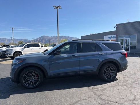 Used 2025 Ford Explorer ST AWD/4WD image 13
