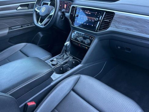 Used 2022 Volkswagen Atlas Cross Sport SE AWD/4WD image 17