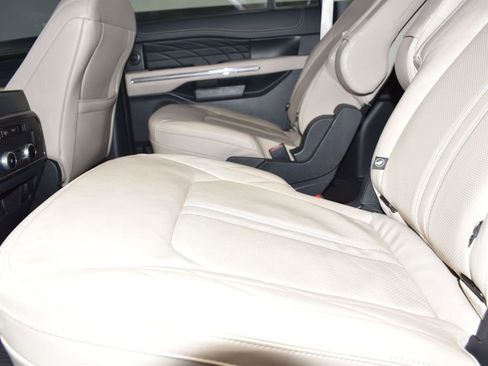 Used 2022 Ford Expedition Max Platinum image 16