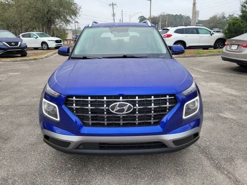 Used 2025 Hyundai Venue Limited image 5