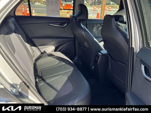 Used 2023 Kia Niro EX Touring image 21